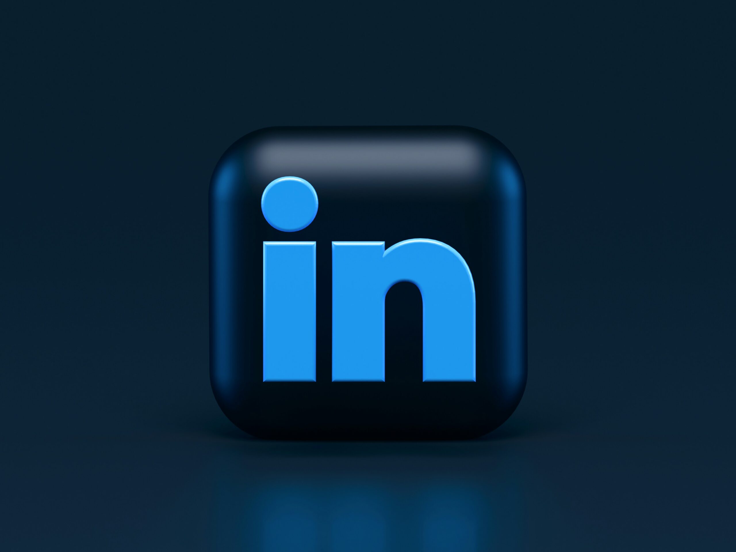 New Changes to LinkedIn’s Algorithm: From Signals to Language – What Communicators Need to Know